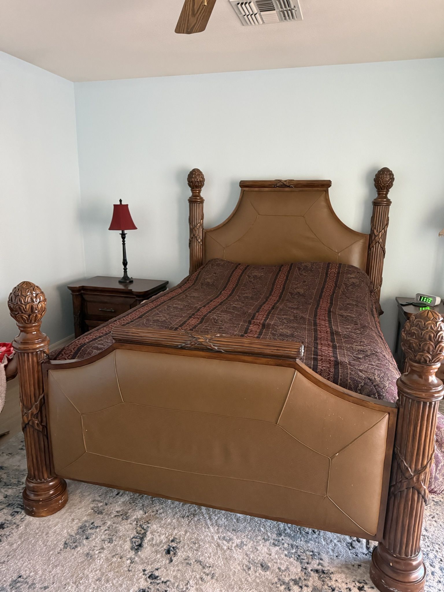 Bedroom Furniture Set