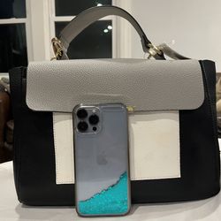 LOUIS VUITTON SMALL crossbody for Sale in Whittier, CA - OfferUp