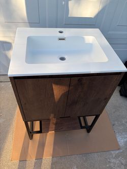24“bathroom vanity with top