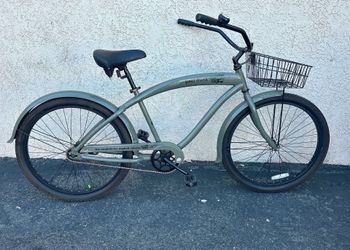 Cool charcoal grey beach cruise 26” no rust in excellent condition ready to ride in the summer beach