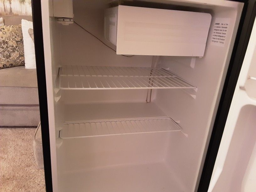 Haier Mini-fridge