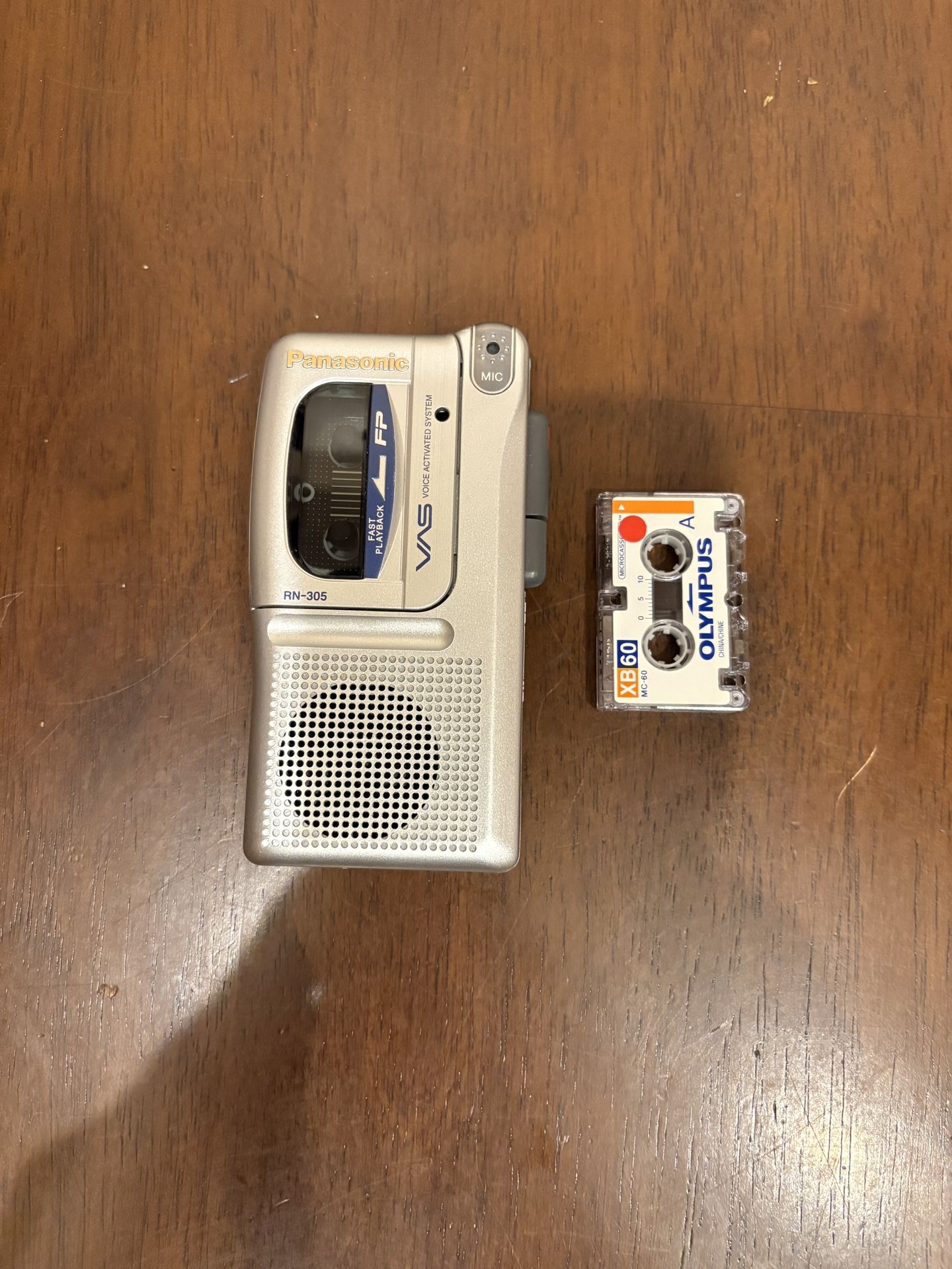 PANASONIC VAS RN-305 HANDHELD CASSETTE VOICE RECORDER VOICE ACTIVATED W/ 1 Tape