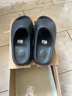 Onyx yeezy slides