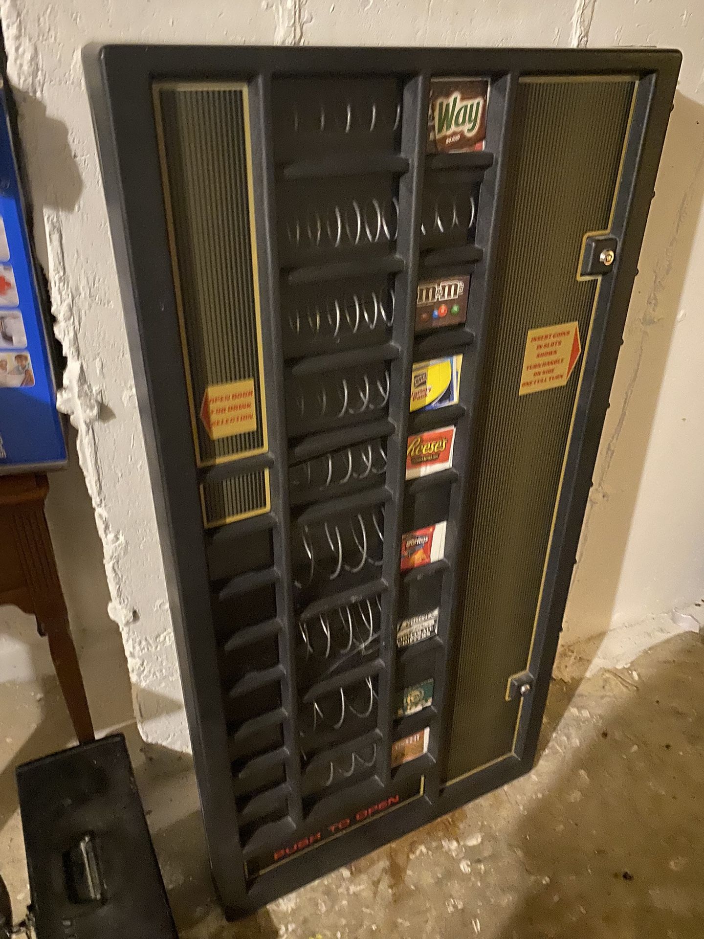 CANDY Or SNACK Or Toy MACHINE