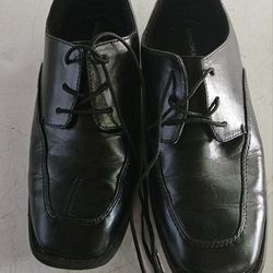 Boys Black Dress Shoes (Size 6, 10-12yr)