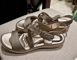 Women’s shoes
