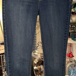 Ladies Size 10 Levi’s With Stretch