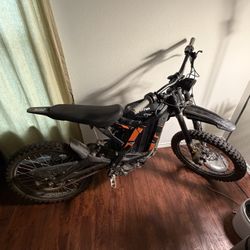 Surron Electric Dirt Bike