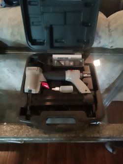 brad nail gun