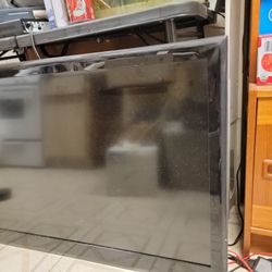 Lg LED LCD TV
42LE5400 42"  Selling Tonight. .Like New Condition Rarely Used.