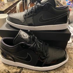 Jordan 1 Low Carbon Black- Size13 