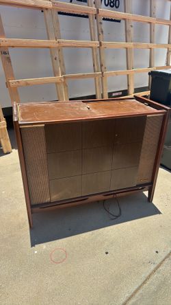 Working Magnavox Stereo Console
