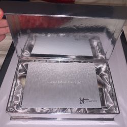 It Cosmetics Buki Bush Collection 