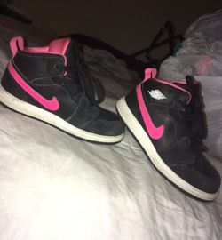Size 8c Nike Jordan's