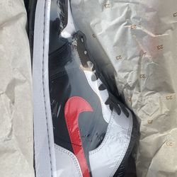 Jordan 1 Mids