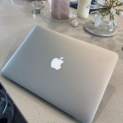 MacBook Pro 13inch Retina Display (2015)