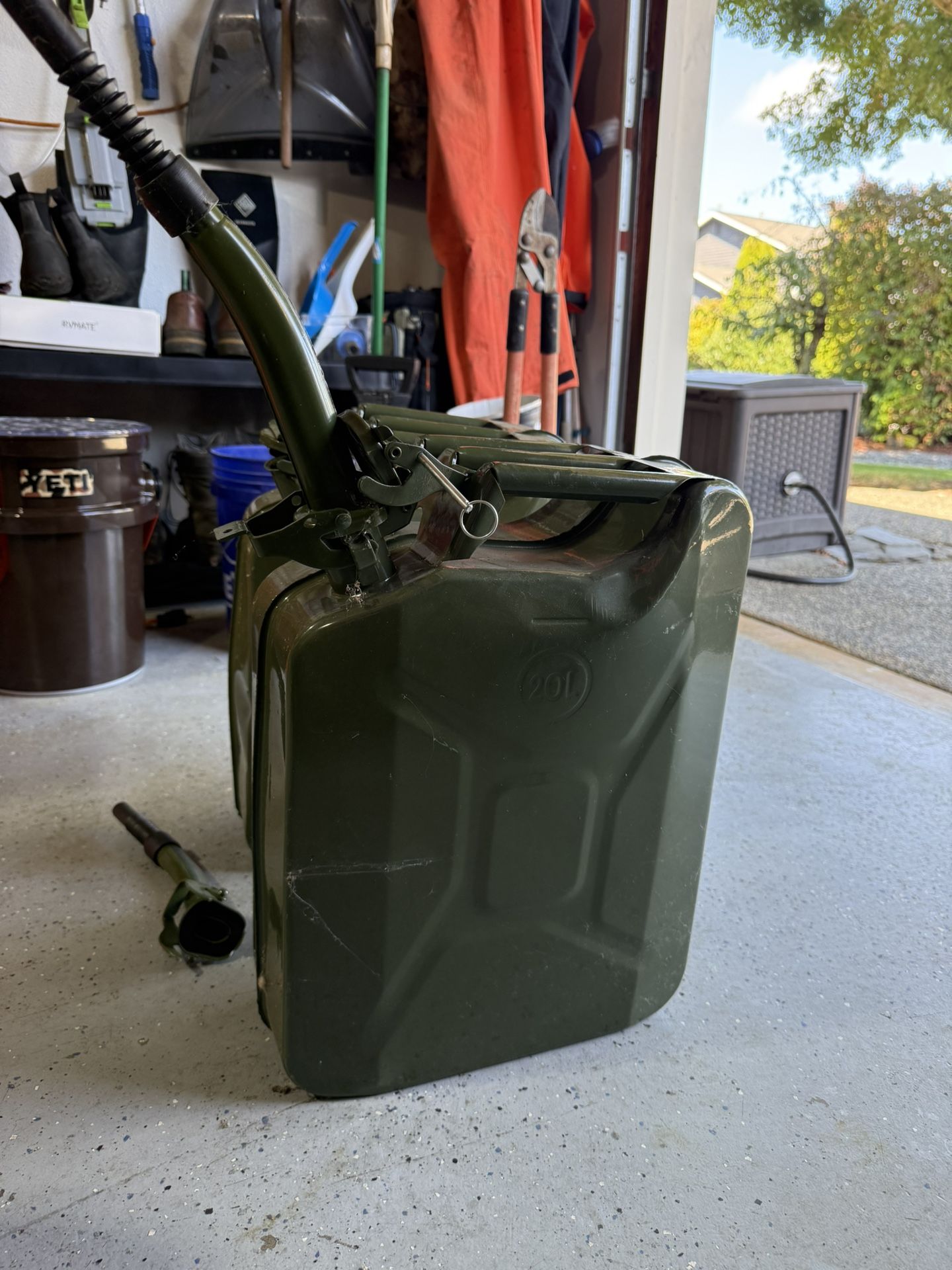 Jerry Gas Storage Tank