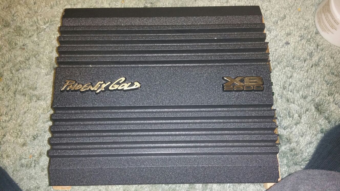 Phoenix gold xs 2500 500 watt mono amp.