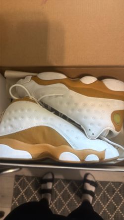 Jordan 13 size 6 unisex