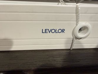 Leveler faux wood blinds