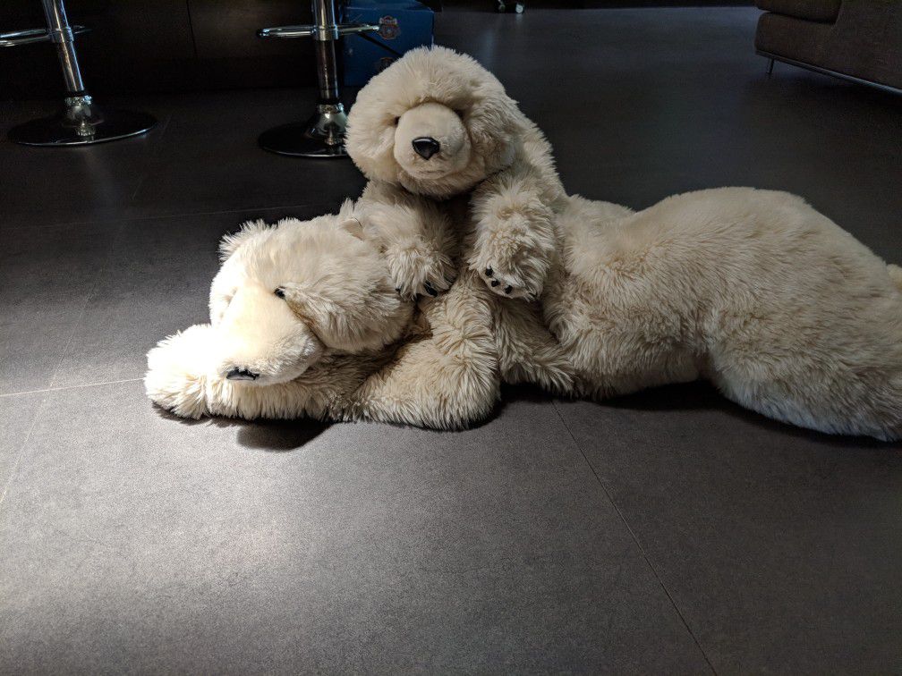Polar bear stuffed animal toy
