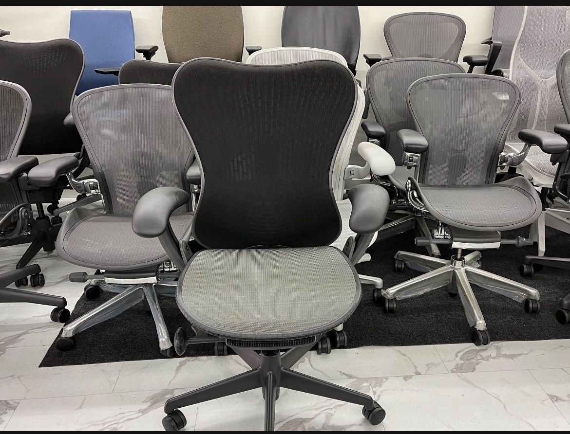 HERMAN MILLER MIRRA WITH BRAND NEW SEAT-PAN & BRAND NEW CYLINDER LIFT DELIVERY AVAILABLE