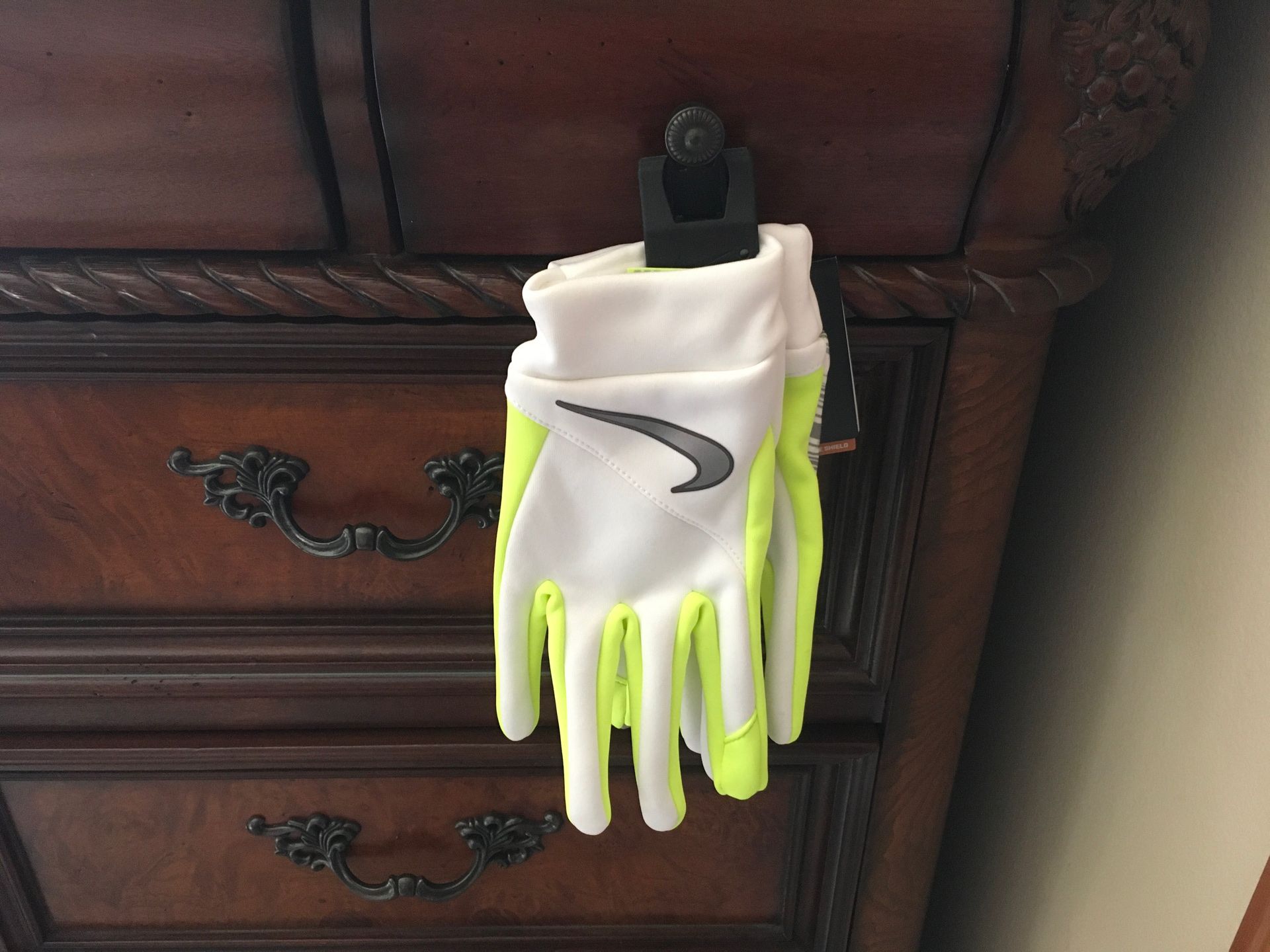 Super Bowl XLVIII Gloves. Size Medium-XL. Brand New. $40.00