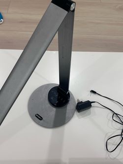 Desk lamp