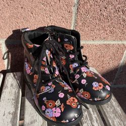 Girls Boots 🥾 Size 12 New