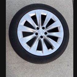 1 — 265/45r20 5x120 5x4.72 Stock Tesla Model X S BMW wheel Rim With Tire!!