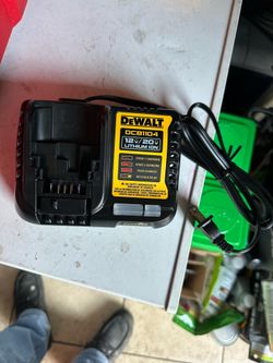Dewalt Charger 4 Amp 12V/20V