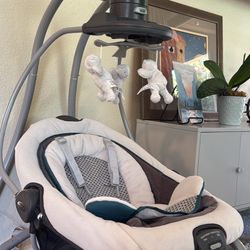 Graco DuetSoothe Swing yand Rocker with Removable Swing Seat and 6 Swinging Speeds for Toddler Swing
