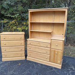 Nursery Furniture/ Dressers