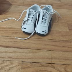 New Pumas Size 8