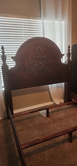 Quen headboard,  frame and nightstand