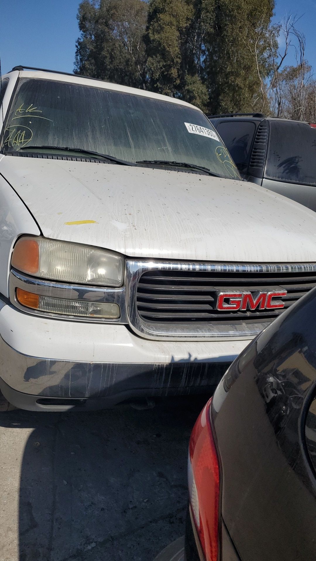 PARTING OUT! 2002 GMC Yukon