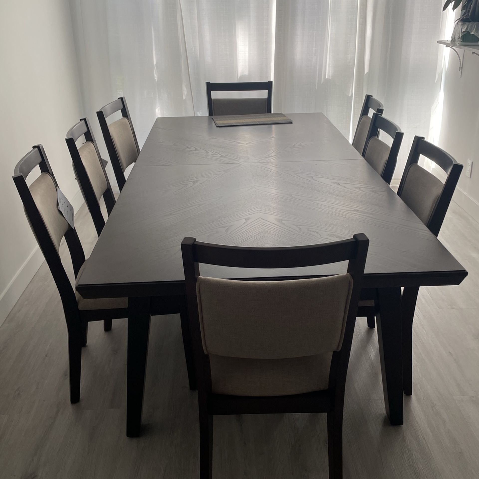 Thomasville Anacortes 9-piece Dining Table Set