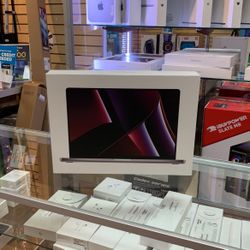 MacBook Pro 16” M2 Max 64GB RAM 2TB Ssd 