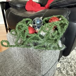 Holiday Green Sleigh