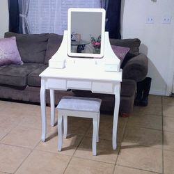 Vanity With Bench