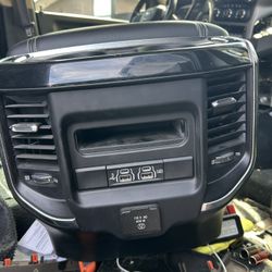 RAM CENTER CONSOLE