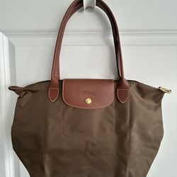 Longchamp Medium Le Pilage Nylon Shoulder Tote