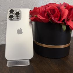 New Years Sale! iPhone 15 Pro Max Unlocked 512GB - Natural