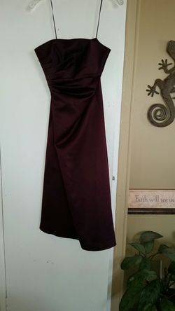 Beautiful burgundy strapless dress size 4