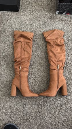 Brown women’s boots Size 6.5
