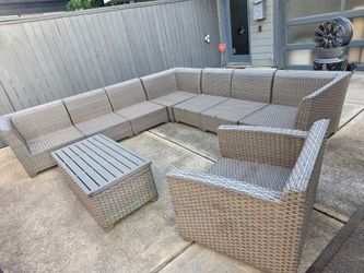 XL 9 pcs patio set. Like new