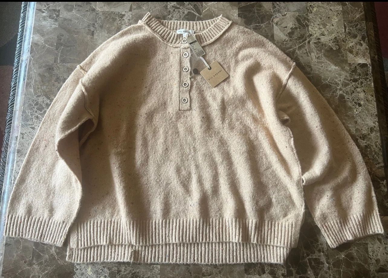 NWT Blu Pepper Women’s Long Sleeve Sweater Size Large