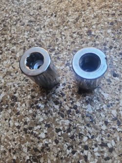 socket to remove trailer Studs