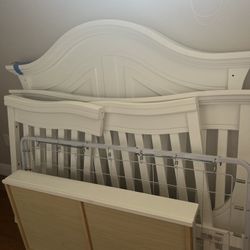 Chick Baby Crib & Diaper Changing Station