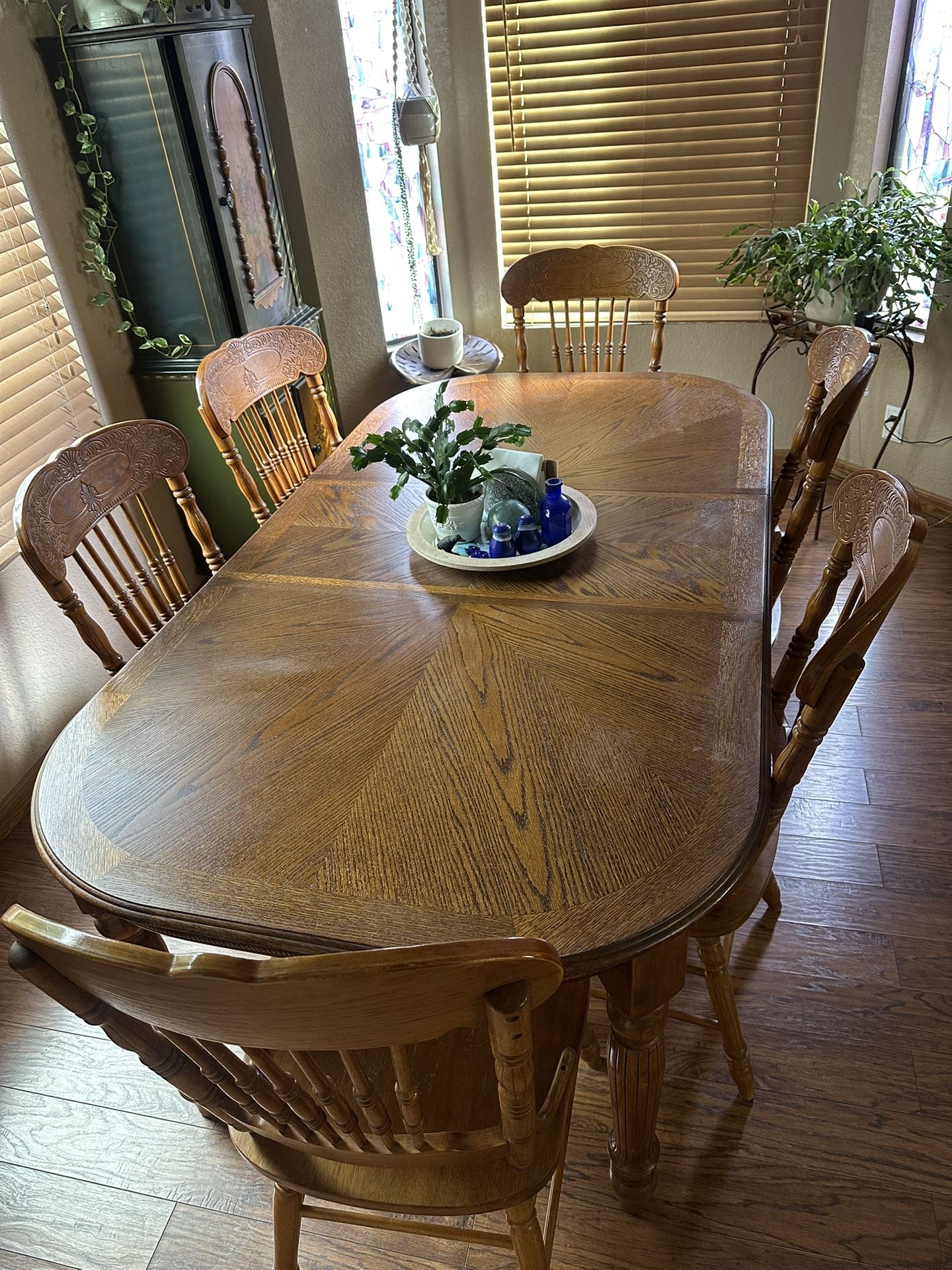 Wood Oak Table W/6 Oak Chairs
